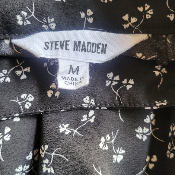 Steve Madden Black and White Smocked Long Sleeve Blouse - Picture 9 of 12